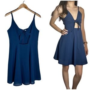 Kimchi Blue UO | Women | Navy Cutout Tie Front Strap Mini Dress | Size 8